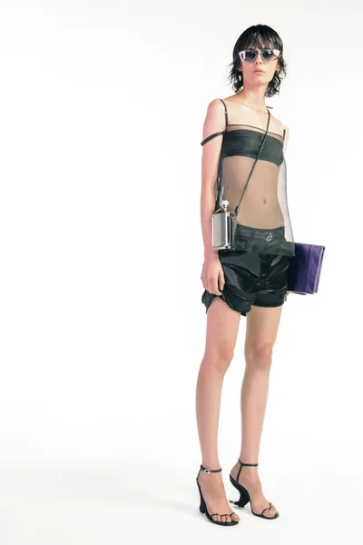 Look 16